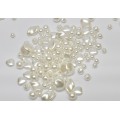 sklenené perle mix farieb a tvarov biela